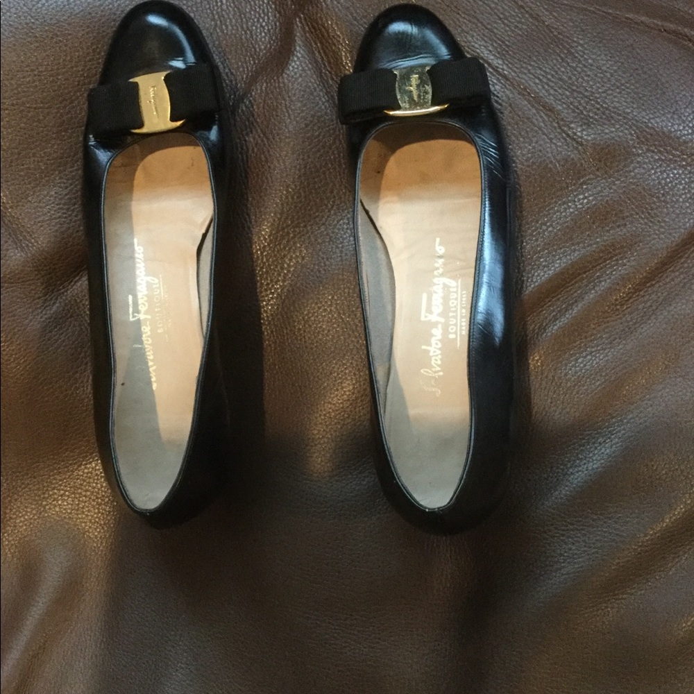Salvatore Ferragamo Vera pumps size 9AAAA